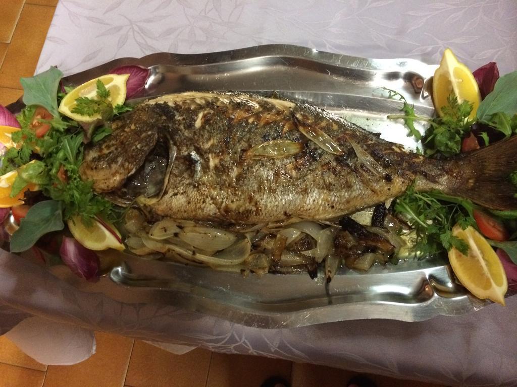 Logis Hotel Restaurant Le Flamant Rose Camargue Albaron Ngoại thất bức ảnh