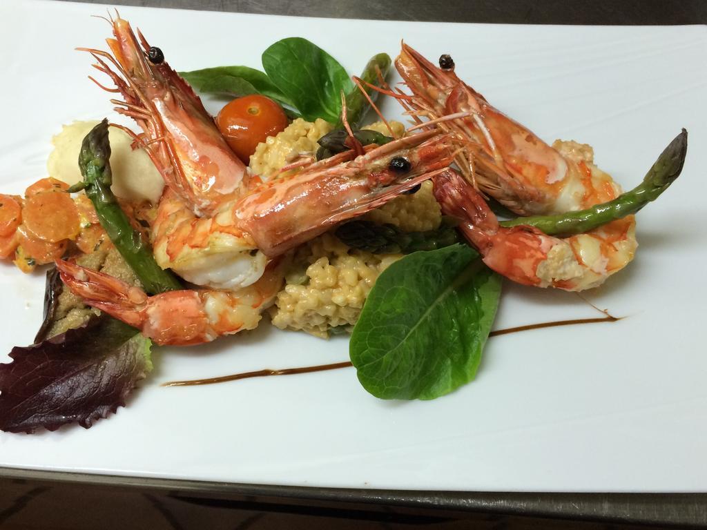 Logis Hotel Restaurant Le Flamant Rose Camargue Albaron Ngoại thất bức ảnh
