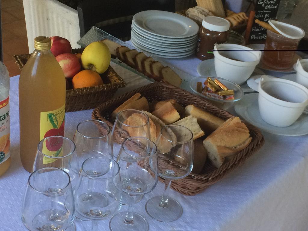 Logis Hotel Restaurant Le Flamant Rose Camargue Albaron Ngoại thất bức ảnh